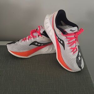 Men’s Saucony endorphin Pro 4, size 9.0